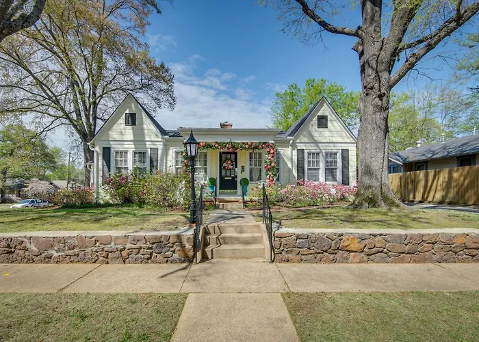 'The Pink Azalea' - Tyler Home W/ Yard + Patio!