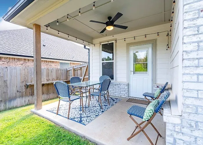 Pet Friendly, King Bed, Fire Pit